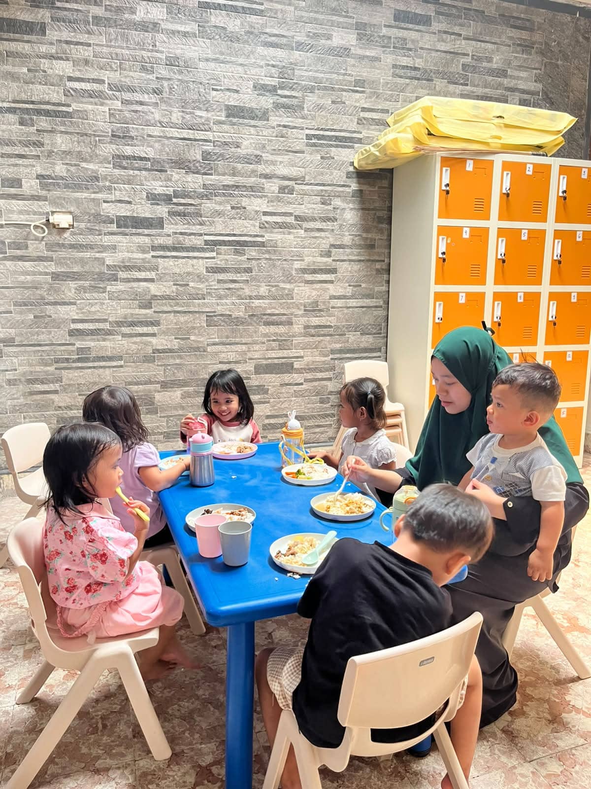 Makan siang bergizi